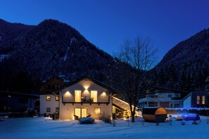 Fachada de la propiedad