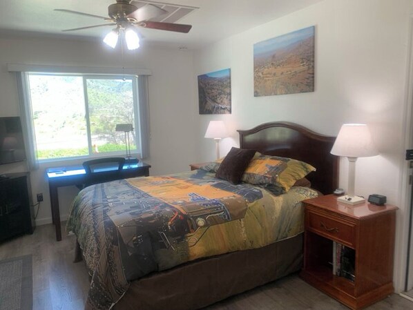 1 bedroom, desk, WiFi, bed sheets