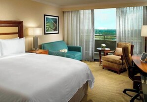 2 bedrooms, desk, iron/ironing board, travel cot - 2 Connecting Suites at a 4⭐️ Hotel (Orlando)