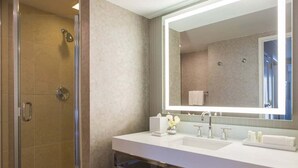 Unclassified image, 3 of 8, button - 2 Connecting Suites at a 4⭐️ Hotel (Chicago)
