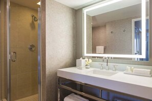 Hair dryer, towels - 2 Connecting Suites at a 4⭐️ Hotel (Chicago)