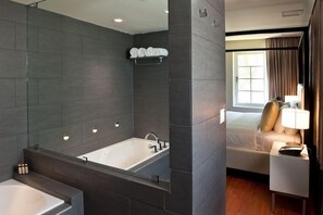 2 dormitorios, tabla de planchar con plancha, cuna de viaje y wifi