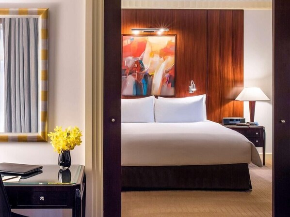 1 bedroom, iron/ironing board, travel cot, WiFi - 2 Connecting Suites at a 4.5⭐️ Hotel (New York)