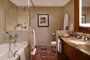 Hair dryer, towels - 2 Connecting Suites at a 4.5⭐️ Hotel (New York)