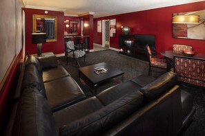 Interior - 1-Bedroom Suite at a 4⭐️ Hotel (Las Vegas)