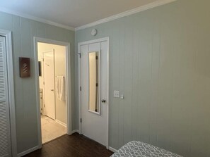 1 soverom, strykejern/-brett, wi-fi (inkludert) og sengetøy