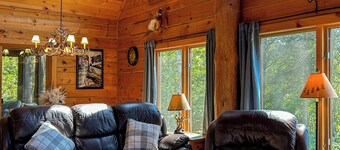 Rustic Pines Lodge - Bike/ATV/Ski From Driveway!