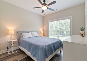 4 chambres, lit de bébé portatif, accès au Wi-Fi (inclus)