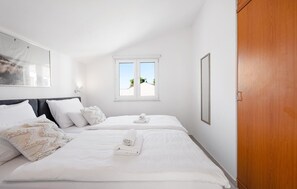 2 chambres, fer et planche à repasser, Wi-Fi gratuit, draps fournis
