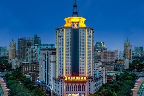 Vienna International Hotel (Tianjin Fifth Avenue Binjiang Road Pedestrian Street Bran