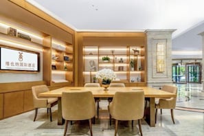 Interior - Vienna International Hotel (Tianjin Fifth Avenue Binjiang Road Pedestrian Street Bran (Tianjin)