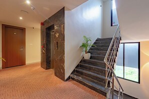 Lobby - Aceotel Premier Vijay Nagar (Indore)