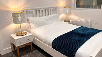 2 makuuhuonetta, työpöytä, silitysrauta/-lauta, Wi-Fi