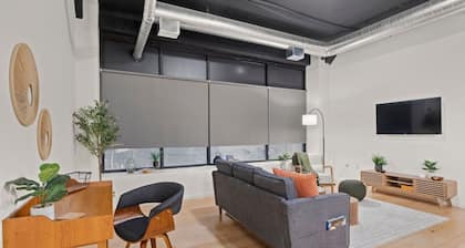 Upscale Downtown Apartment