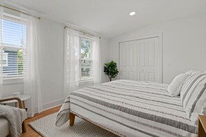 1 slaapkamer, een strijkplank/strijkijzer, wifi, beddengoed