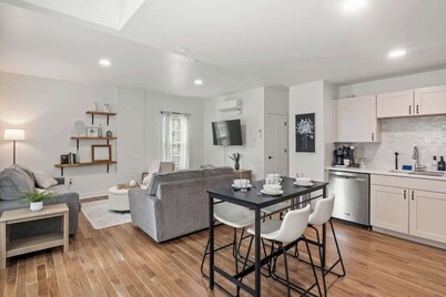 Corn Hill Apartment - 2BR