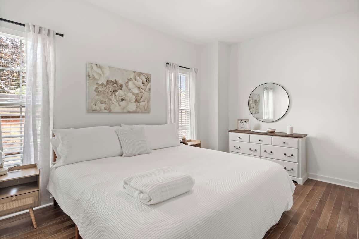 2 多间卧室、熨斗/熨衣板、免费 WiFi、床单