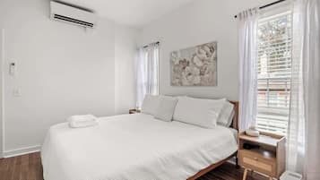 2 slaapkamers, een strijkplank/strijkijzer, gratis wifi, beddengoed