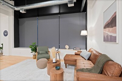 Modern Downtown Apartment - 1BR