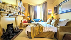 1 bedroom, desk, WiFi, bed sheets