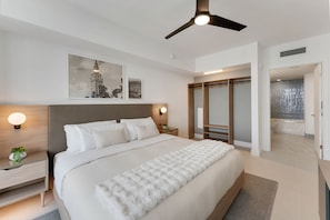 1 dormitorio, tabla de planchar con plancha, wifi y ropa de cama