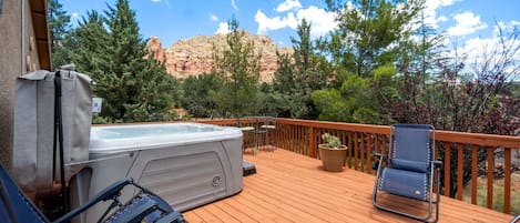 Tina de hidromasaje al aire libre