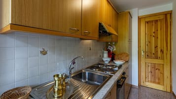 Fridge, dishwasher, toaster