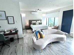 1 habitación, escritorio, tabla de planchar con plancha y wifi gratis 