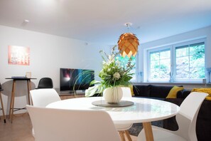 Unclassified image, 3 of 28, button