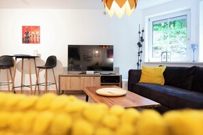 Smart TV, monitor de computadora y impresora 