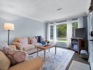 Smart TV, fireplace, offices