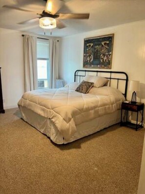 1 habitación, tabla de planchar con plancha, wifi y ropa de cama 