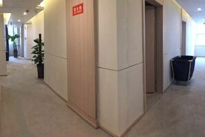 Interior - HanTing Hotel (Zhengzhou Hi-tech Development Zone Headquarters Enterprise Base) (Zhengzhou)