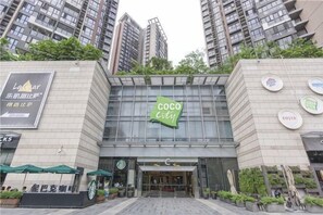 View from property - Xinmao Garden Hotel (Shenzhen North Railway Station) (Shenzhen)