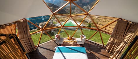 Bungalow Deluxe - bubbelpool - utsikt mot bergen | SÀngtillbehör av högsta kvalitet, duntÀcken och minibar