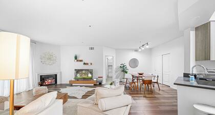 Chic 2-bedroom apartment with fitness room, WiFi in fabulous Marina del Rey