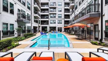 Piscina externa, piscina aquecida