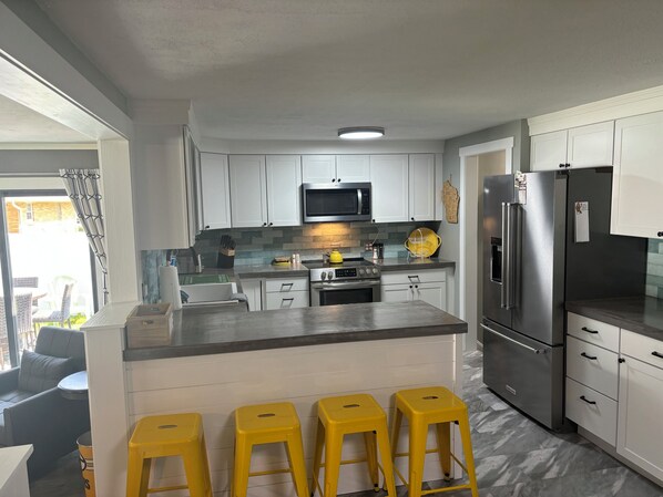 Private kitchen - Lambeau Home (Green Bay)