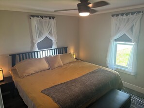 3 bedrooms, iron/ironing board, WiFi, bed sheets - Lambeau Home (Green Bay)