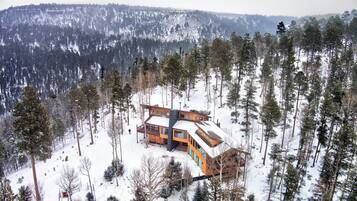 المنشأة من الخارج