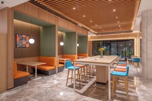 Unclassified image, 2 of 42, button - Orange Hotel (Beijing Daxing Biomedical Base Longhu Tianjie Branch) (Beijing)