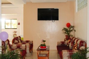 Unclassified image, 4 of 13, button - RedDoorz @ LS Suites Poblacion Culasi Antique (Culasi)