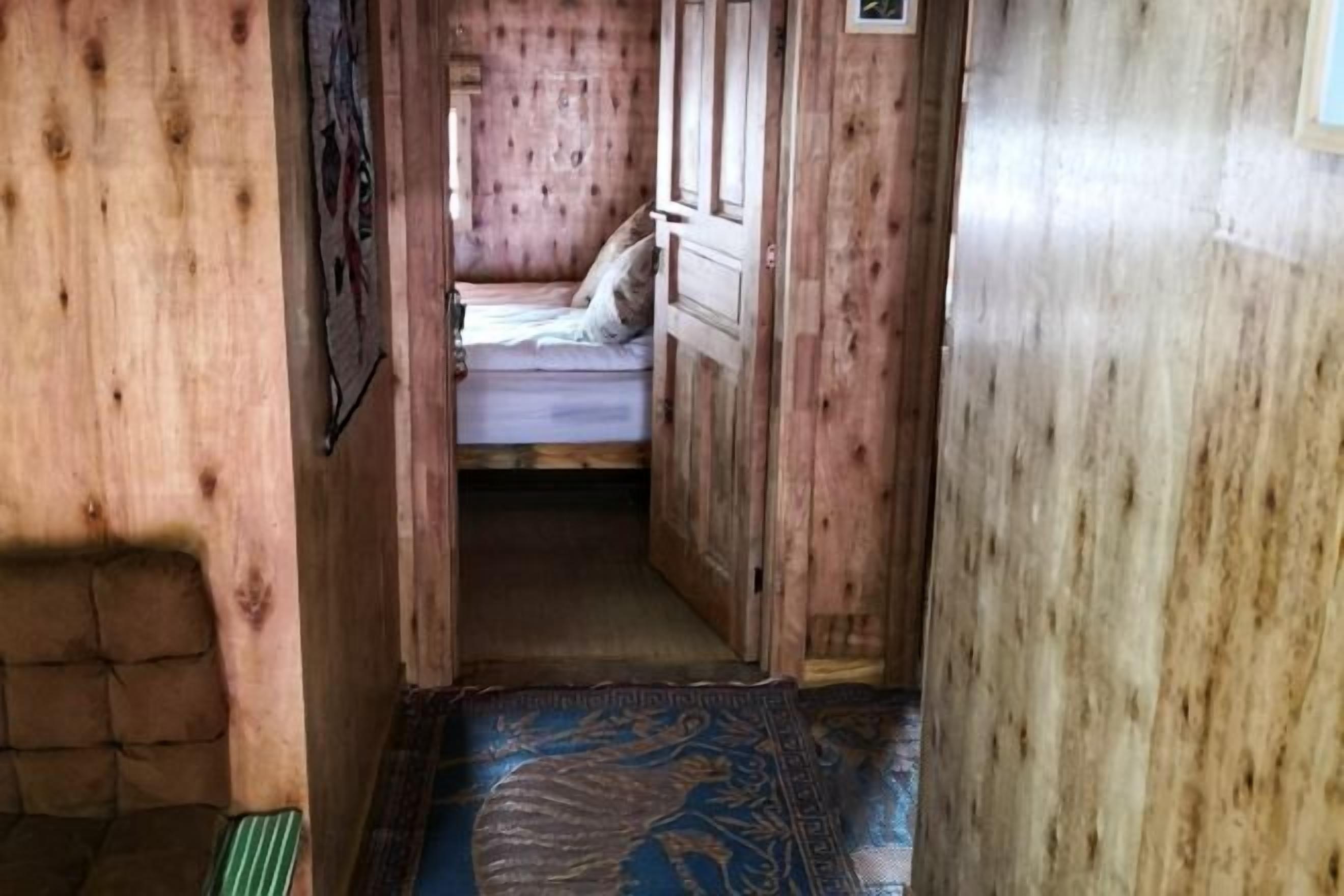 المنشأة من الداخل