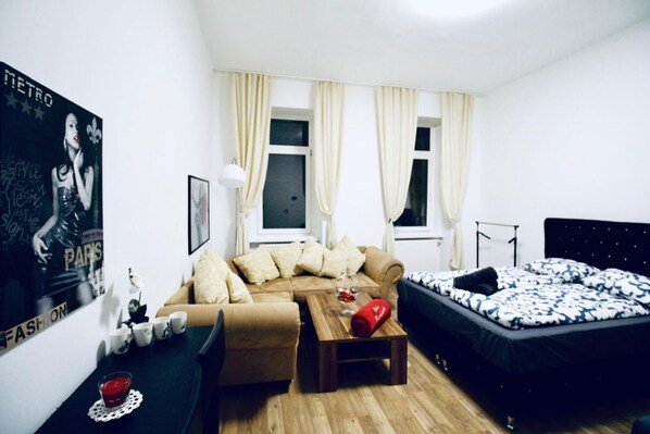 Living area - Modern 2BR Apt. Ideal for Families & Long Stays (Vienna)