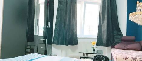 1 室のベッドルーム、WiFi、ベッドシーツ