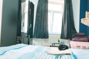 1 bedroom, WiFi, bed sheets