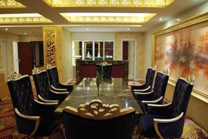 Restaurant - Longjinhu Holiday Hotel (Fengcheng)