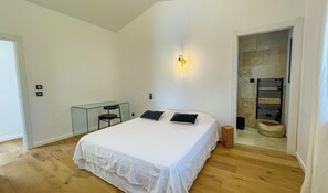 3 室のベッドルーム、アイロン / アイロン台、旅行用ベビーベッド、WiFi