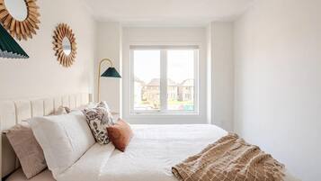 4 bedrooms, iron/ironing board, travel crib, free WiFi