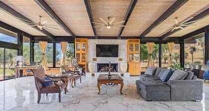 Charming 2-bedroom country house in Exeter with WiFi, AC, Mountain views